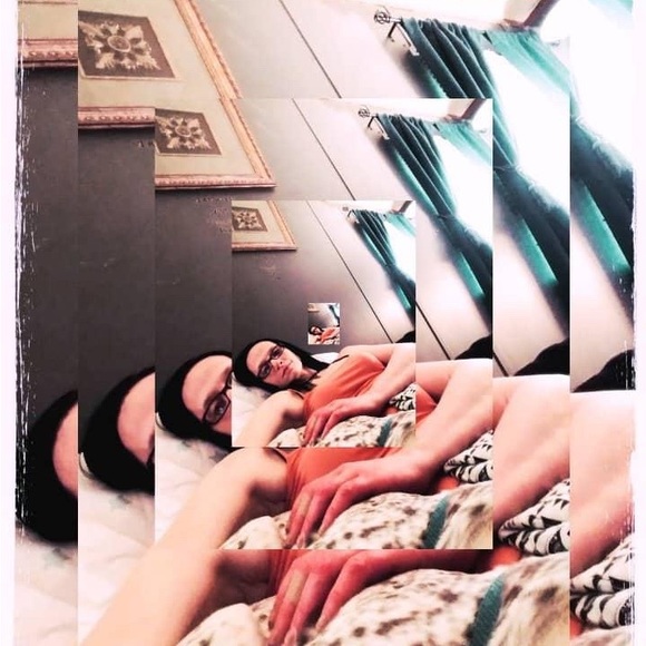 Meet your Posher, Amanda - Picture 2 of 3